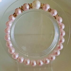 Chic Pink Pearl Bracelet with Gold Details